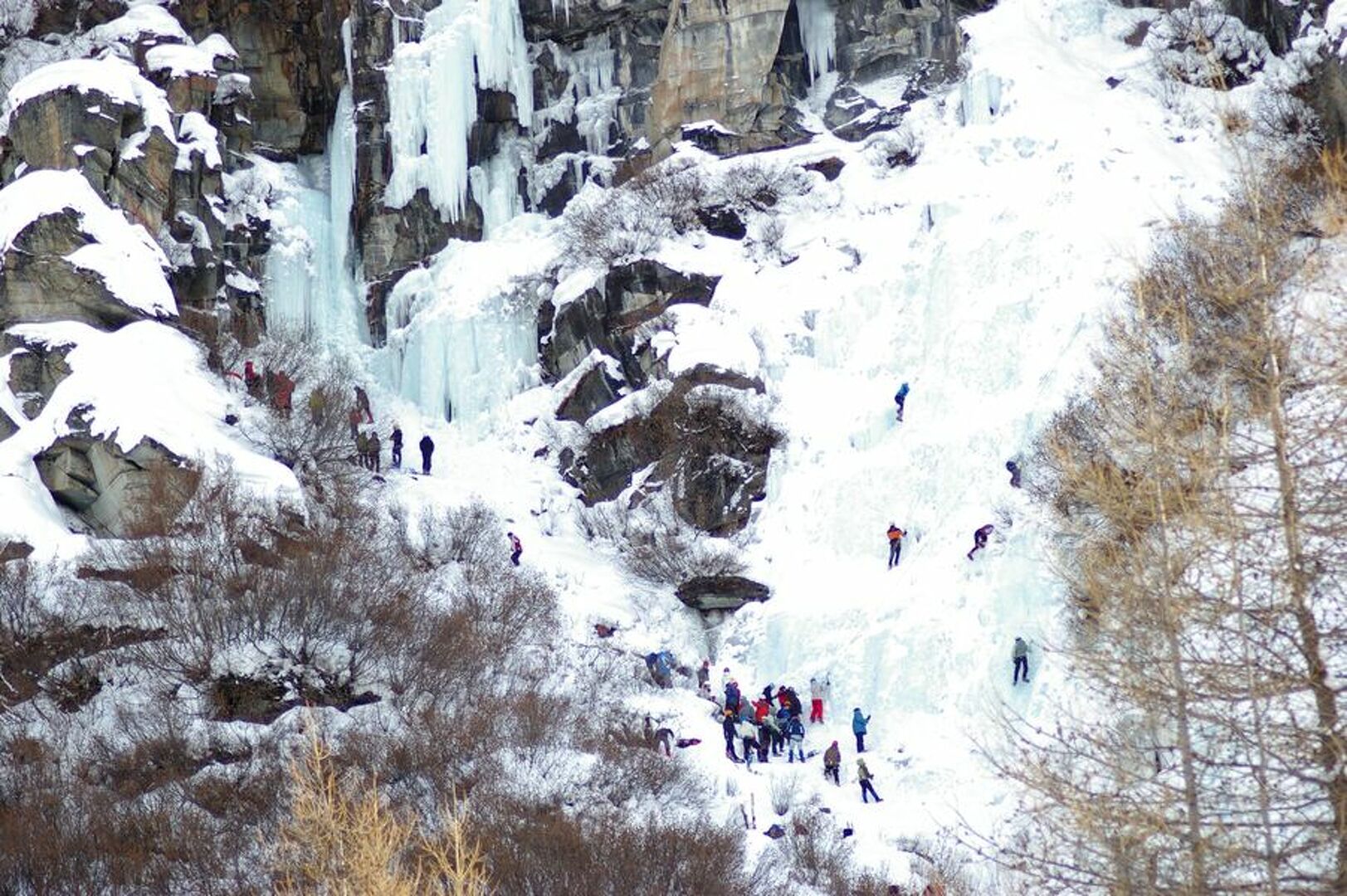 Grand Parcours Bonneval sur Arc-Bessans / Rencontre d'escalade sur glace